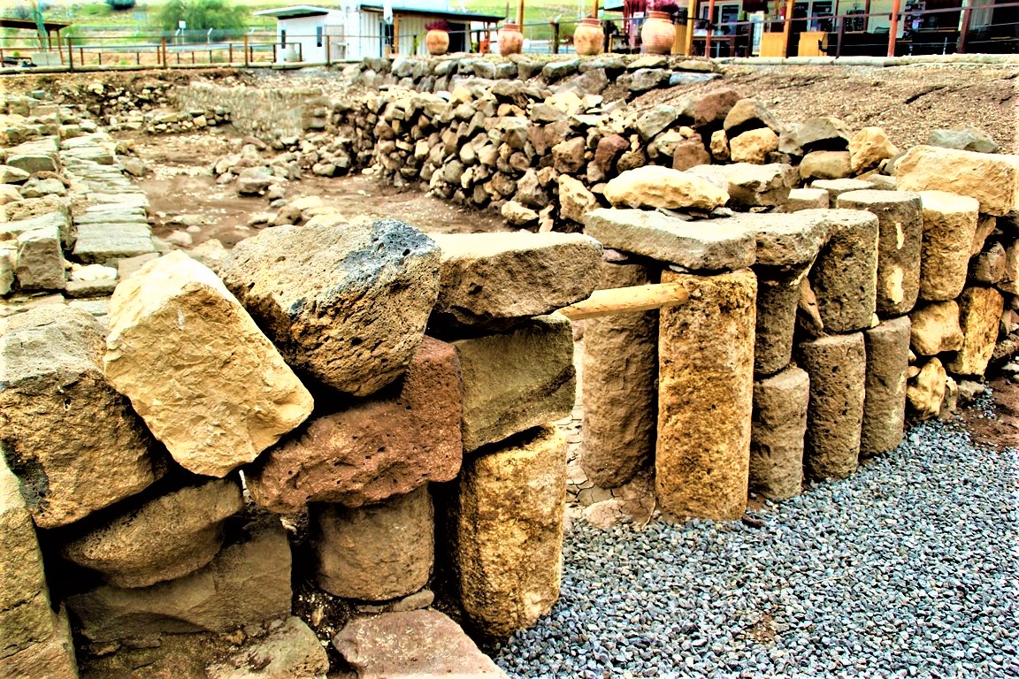 magdala-barrikada-iz-kamnej-sinagogi